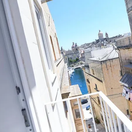 Vendégház Dghajsa 4*