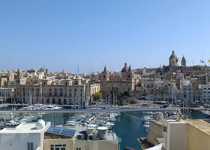 Dghajsa Vendégház 4*